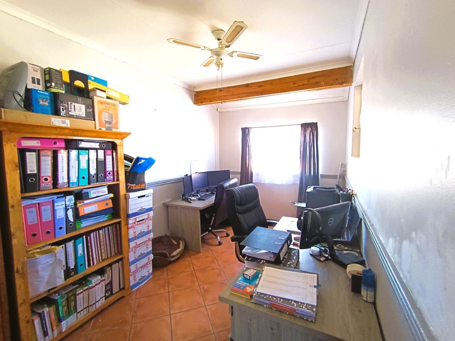 4 Bedroom Property for Sale in Langenhovenpark Free State